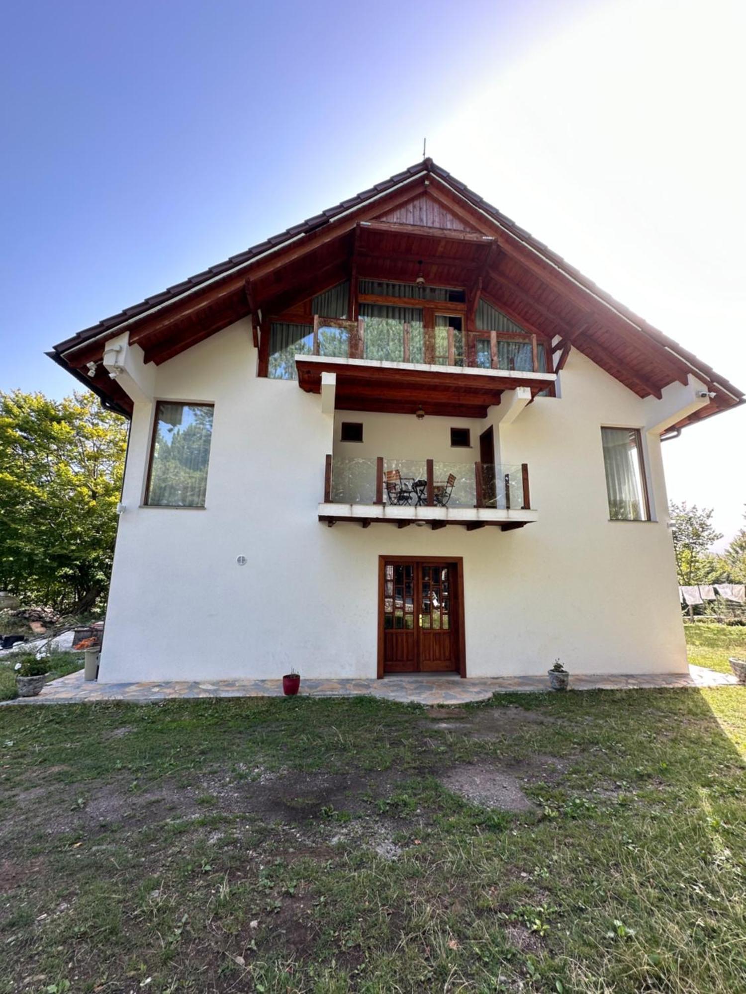 Vila Pepaj Razëm 외부 사진