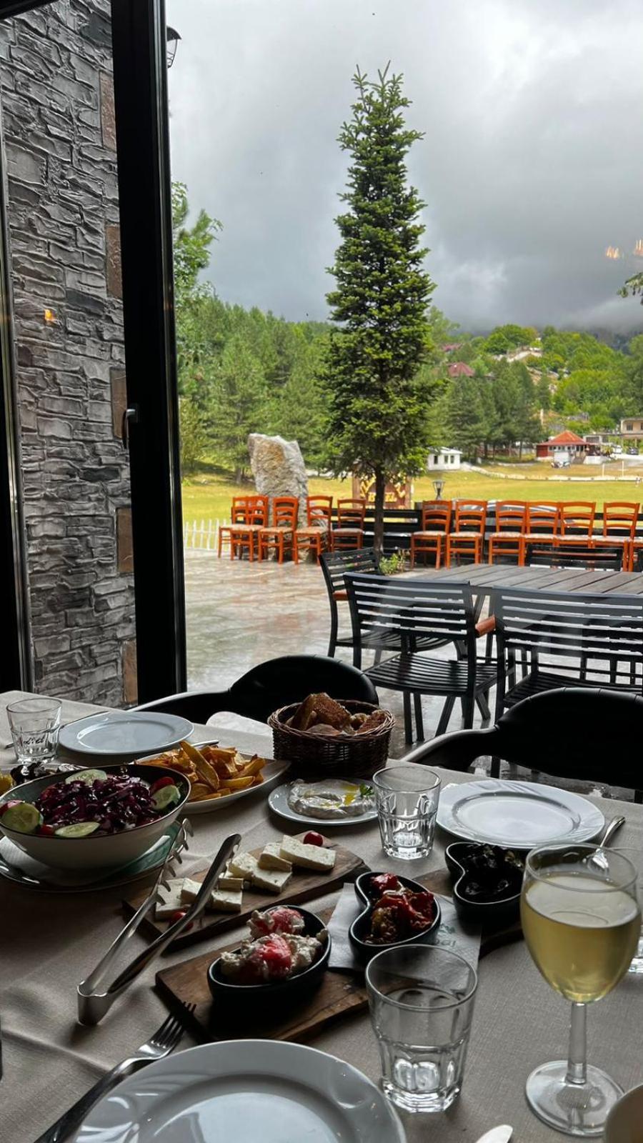 Vila Pepaj Razëm 외부 사진