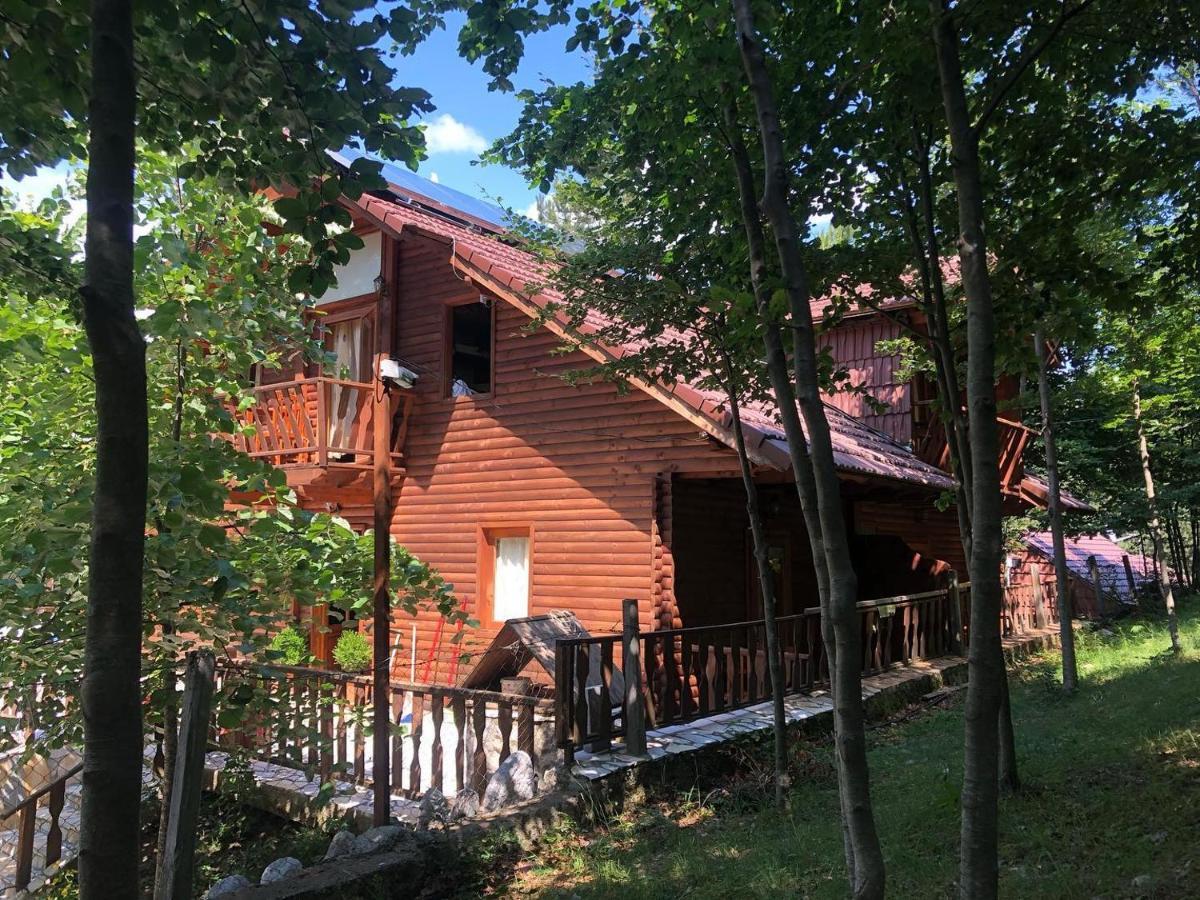 Vila Pepaj Razëm 외부 사진
